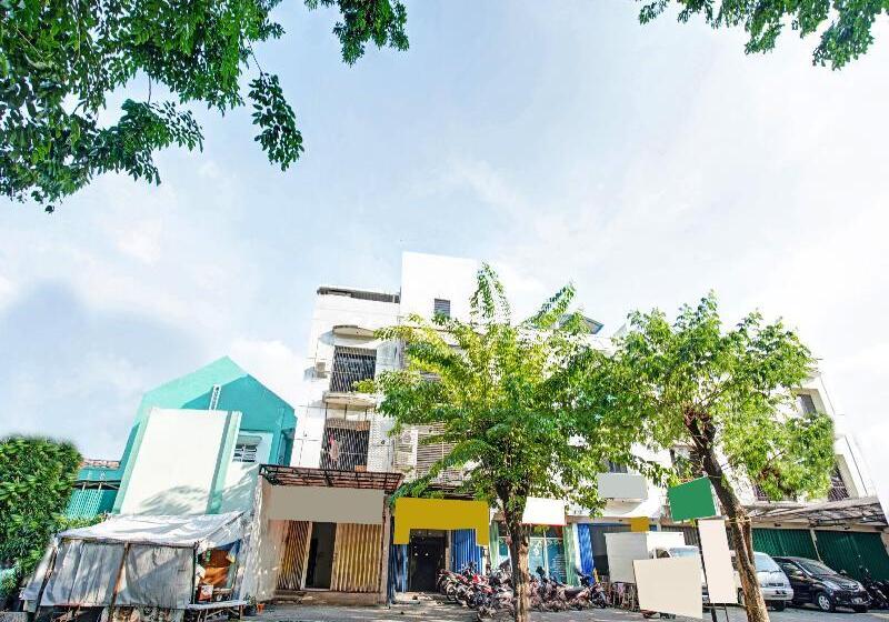 Otel Spot On 90403 Gosepa Ngagel