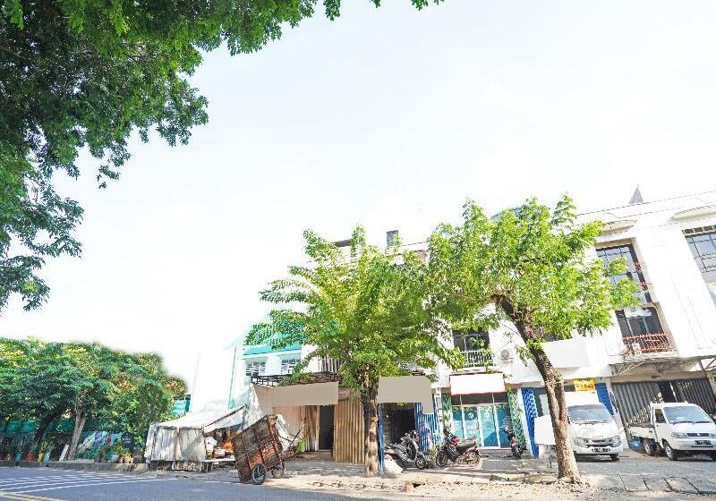 Otel Spot On 90403 Gosepa Ngagel