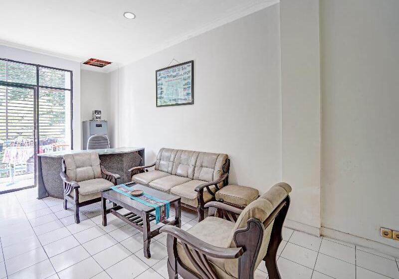 Otel Spot On 90403 Gosepa Ngagel