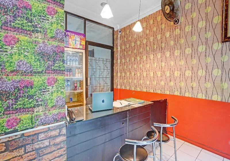 Otel Spot On 90403 Gosepa Ngagel