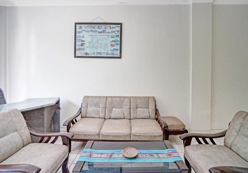 Otel Spot On 90403 Gosepa Ngagel