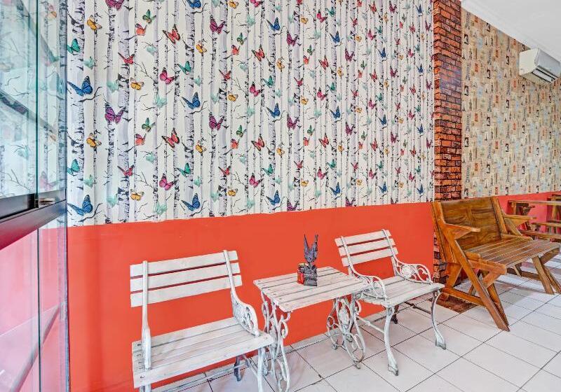 Otel Spot On 90403 Gosepa Ngagel