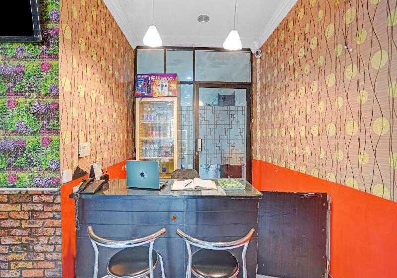 Otel Spot On 90403 Gosepa Ngagel