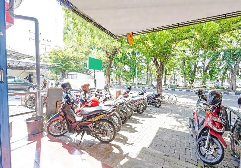 Otel Spot On 90403 Gosepa Ngagel