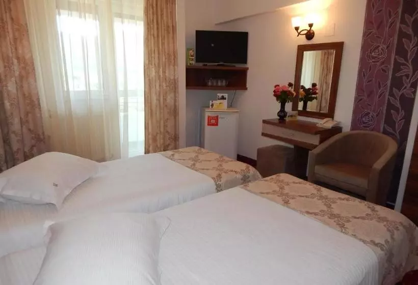 Hotelli Traian Caciulata