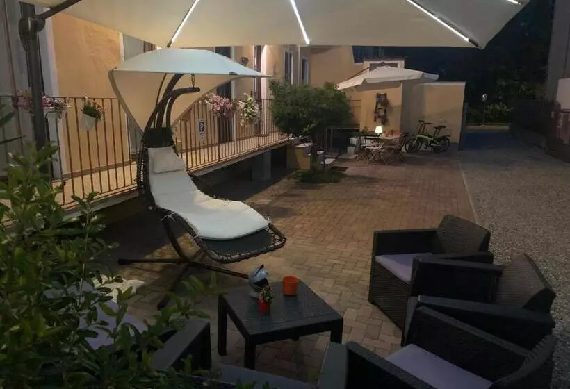 ベッドアンドブレックファースト Bb Borgo Biella