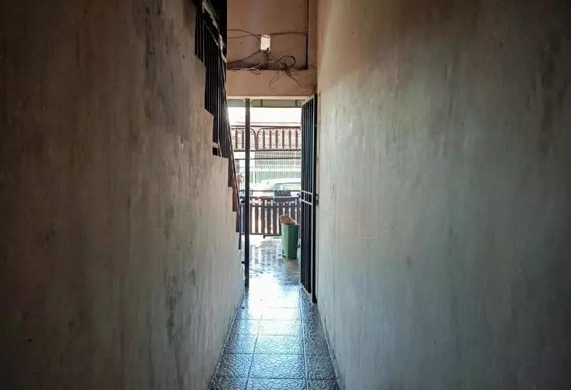 ホテル Oyo 90441 Kuntawa Guesthouse