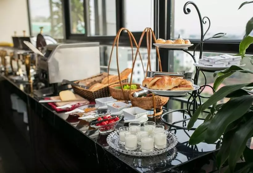 Flora Centre Hotel & Spa