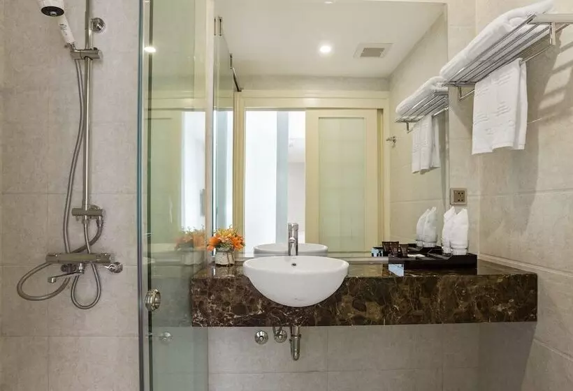 Flora Centre Hotel & Spa