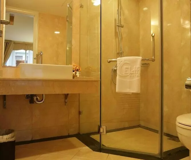 Flora Centre Hotel & Spa