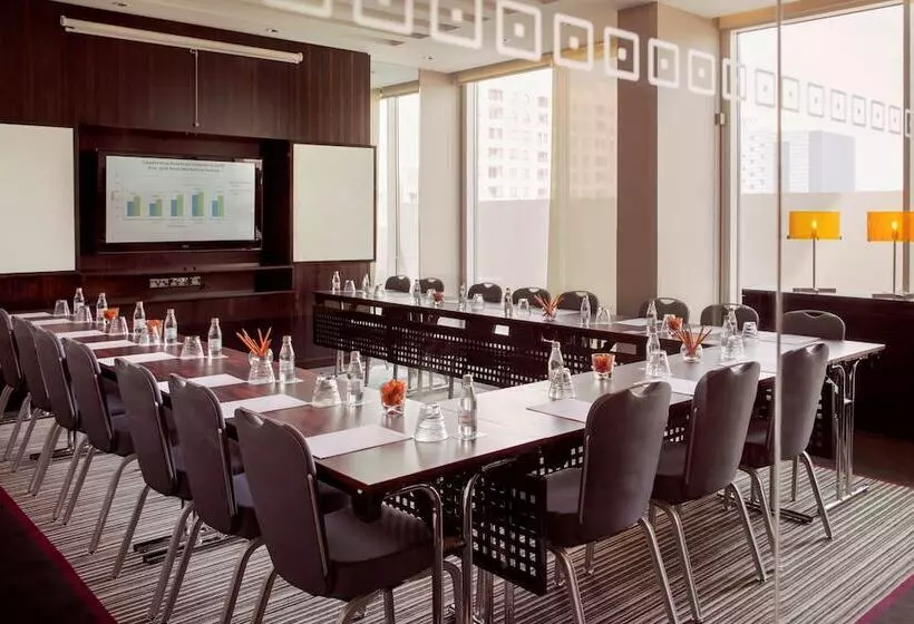 هتل Centro Barsha By Rotana