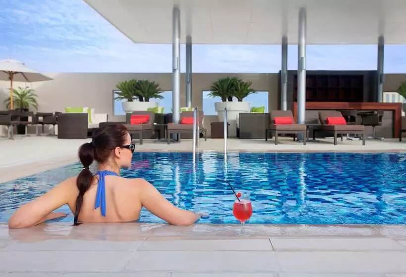 هتل Centro Barsha By Rotana