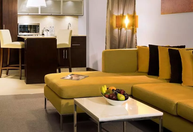 هتل Centro Barsha By Rotana