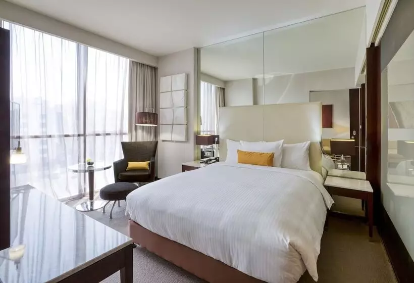 هتل Centro Barsha By Rotana