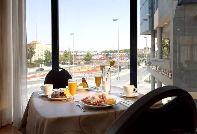 هتل Exe Sevilla Palmera