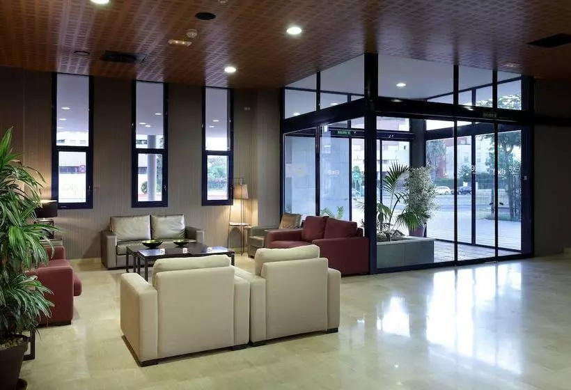 هتل Exe Sevilla Palmera