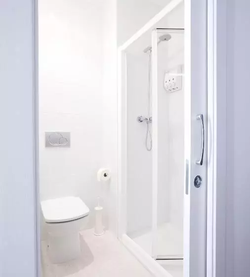 Отель Live & Dream