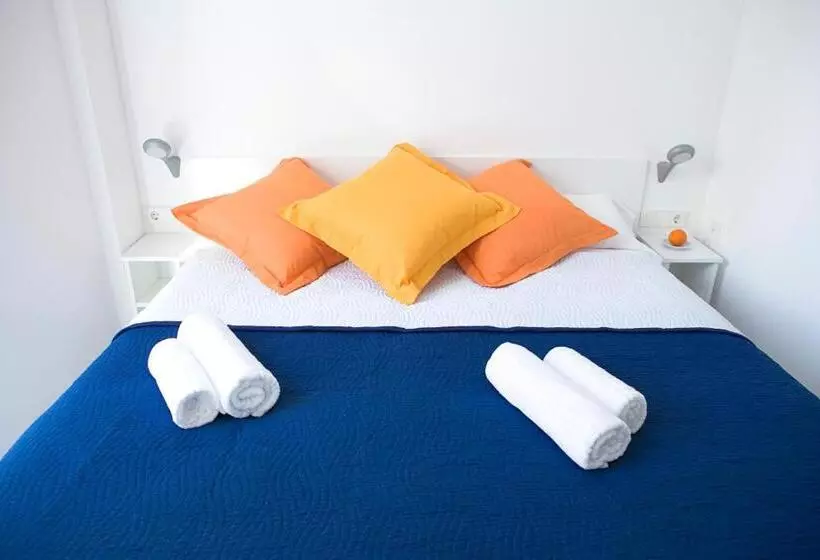 Отель Live & Dream