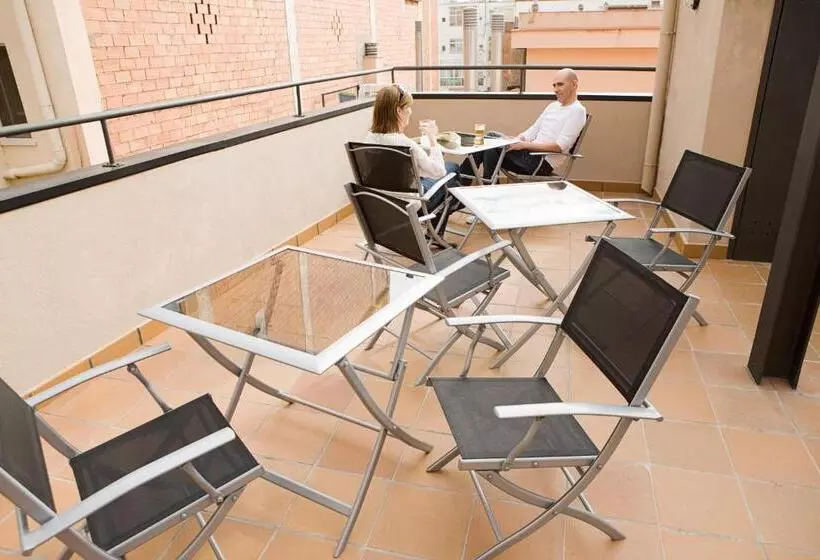 Отель Live & Dream