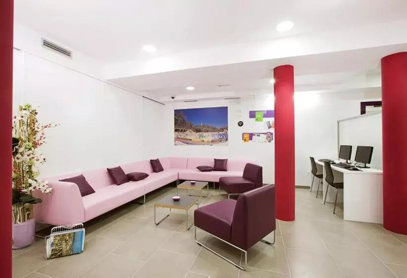 Отель Live & Dream