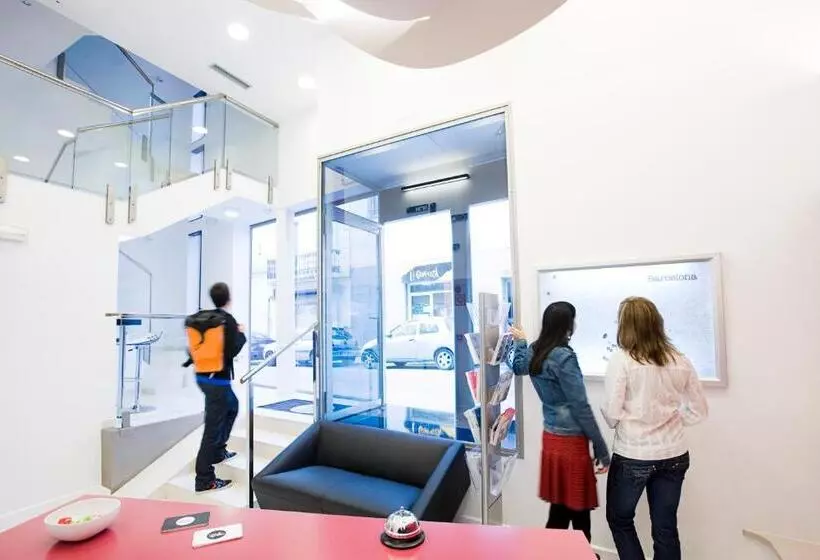 Отель Live & Dream