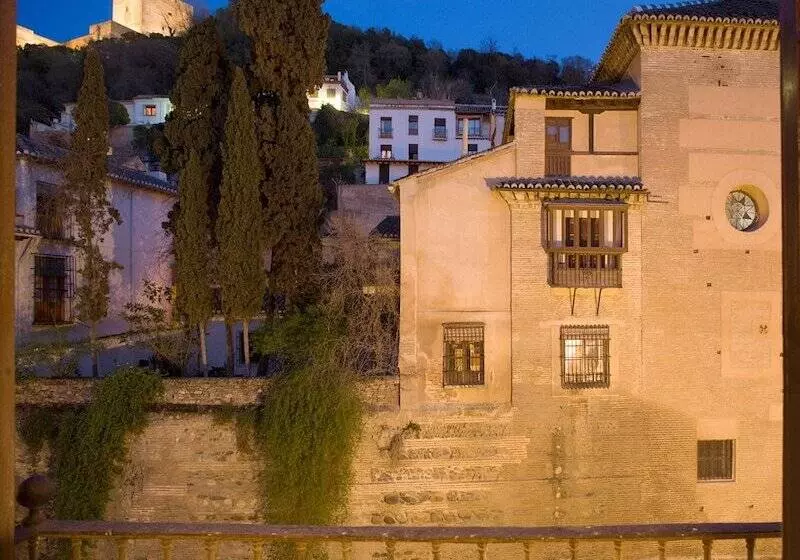 هتل Palacio De Mariana Pineda