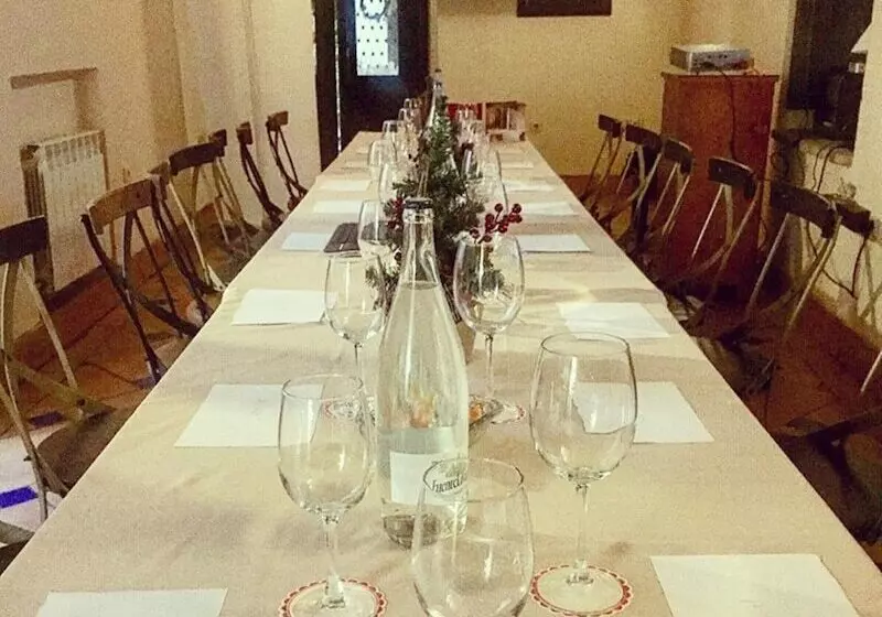 هتل Palacio De Mariana Pineda