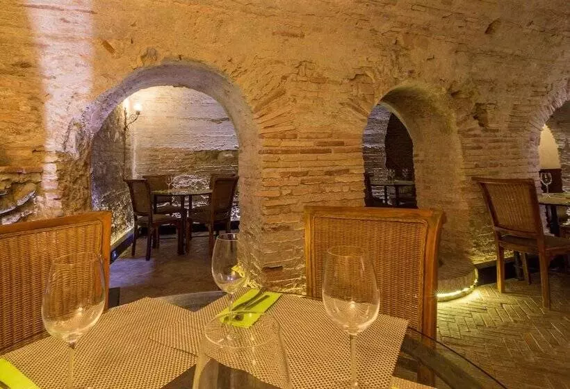 هتل Palacio De Mariana Pineda