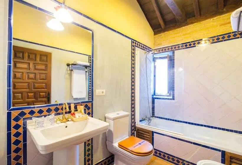 هتل Palacio De Mariana Pineda