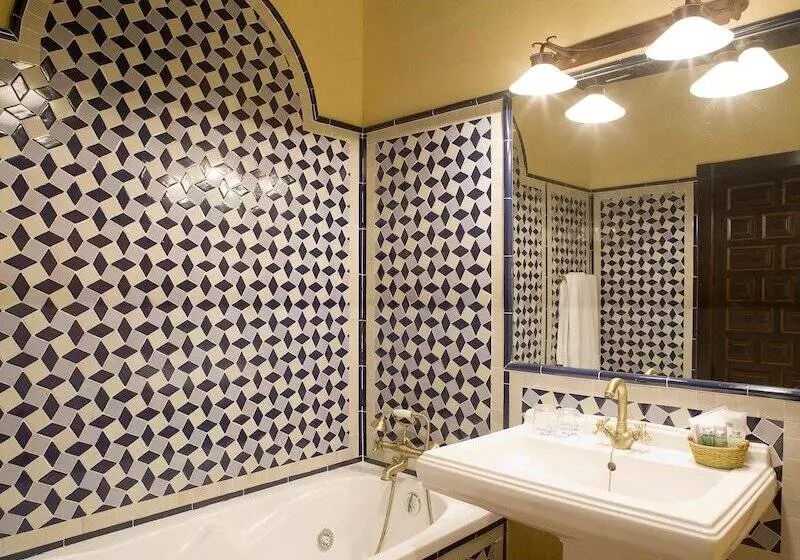 هتل Palacio De Mariana Pineda