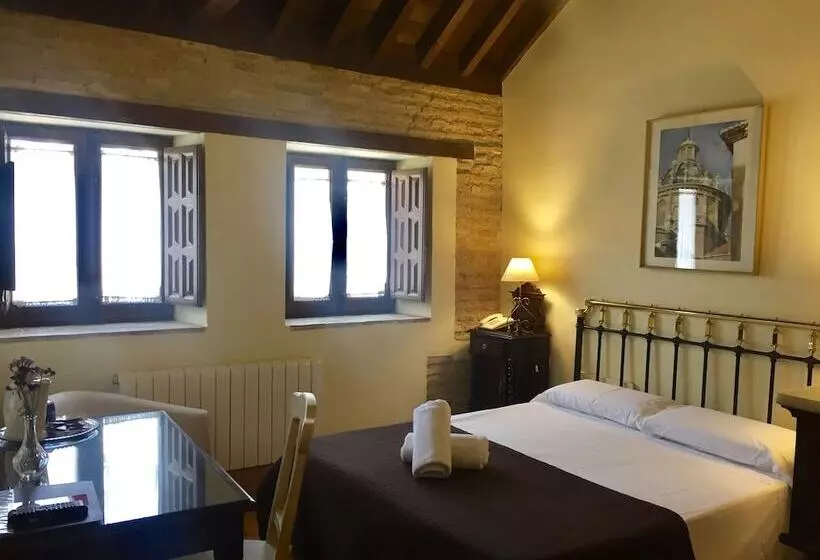 هتل Palacio De Mariana Pineda