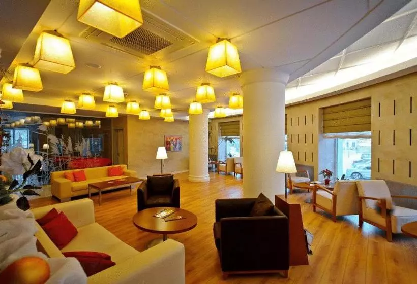 Отель Roche Royal