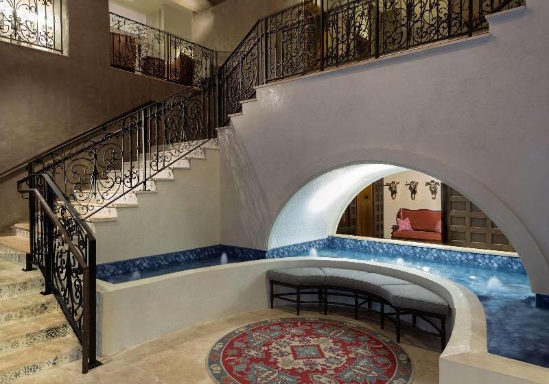 هتل Valencia Riverwalk