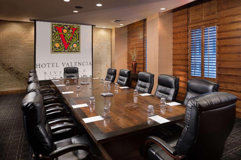 هتل Valencia Riverwalk