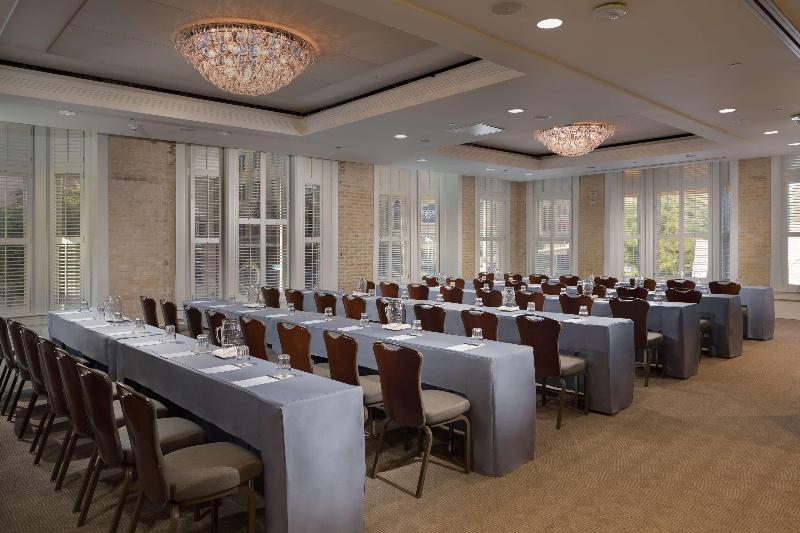 هتل Valencia Riverwalk