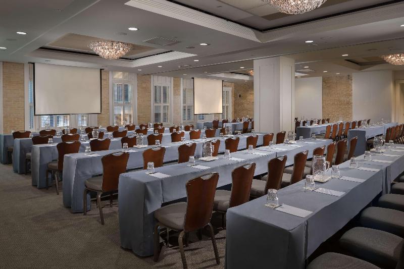 هتل Valencia Riverwalk