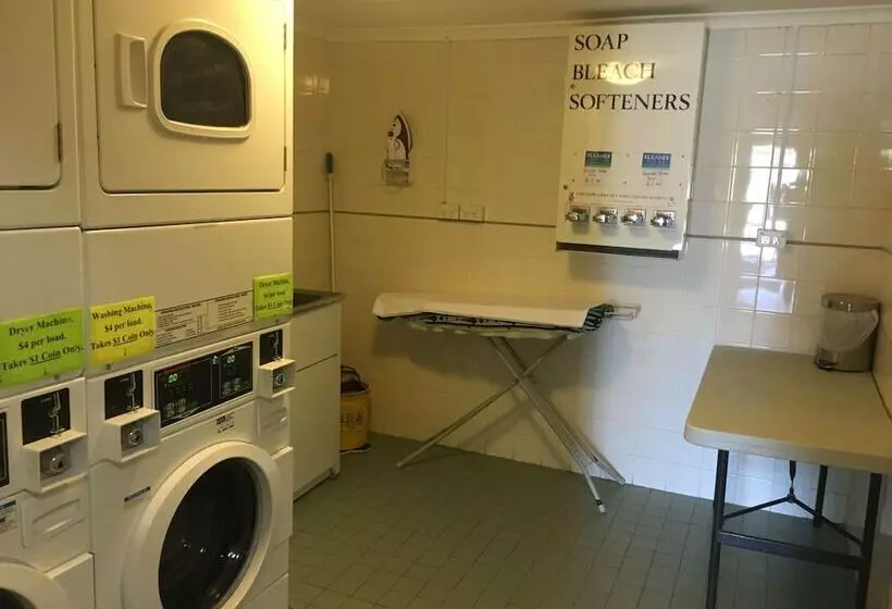 فندق على الطريق Arena