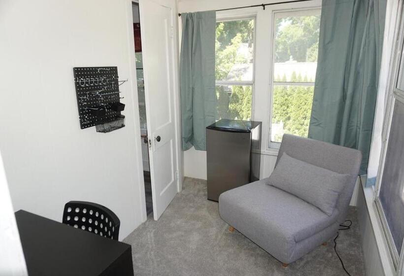 مبيت وإفطار Charlevoix House  The Northside