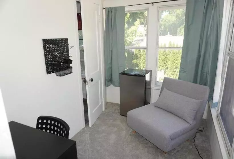 Aamiaismajoitus (B&B) Charlevoix House  The Northside