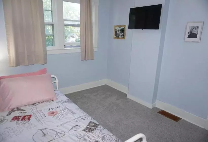 Aamiaismajoitus (B&B) Charlevoix House  The Northside