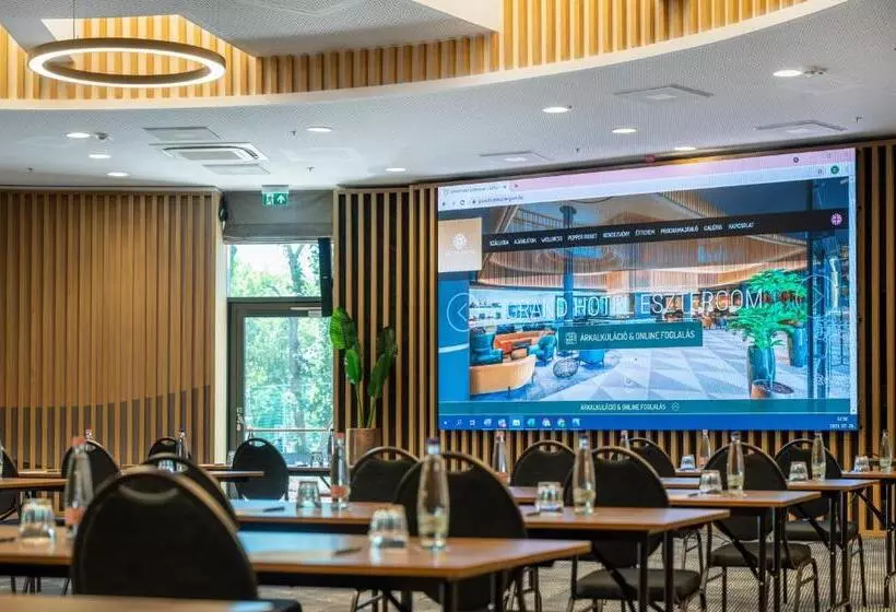 Grand Hotel Esztergom