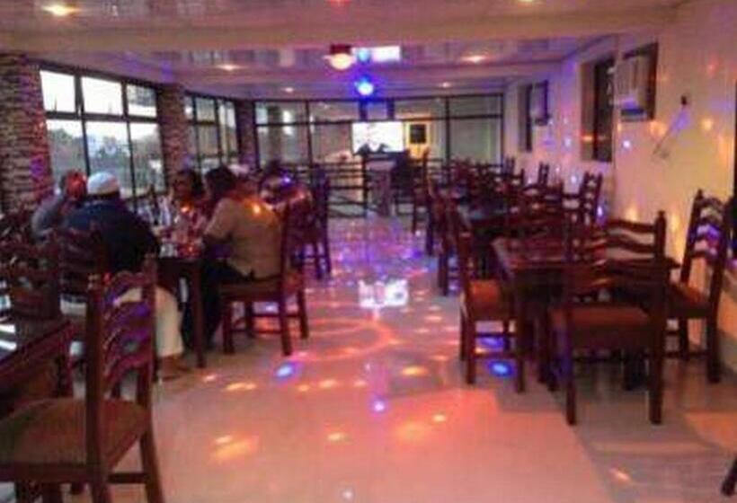 ペンション Room In Lodge   Lotus Hotels And Suites