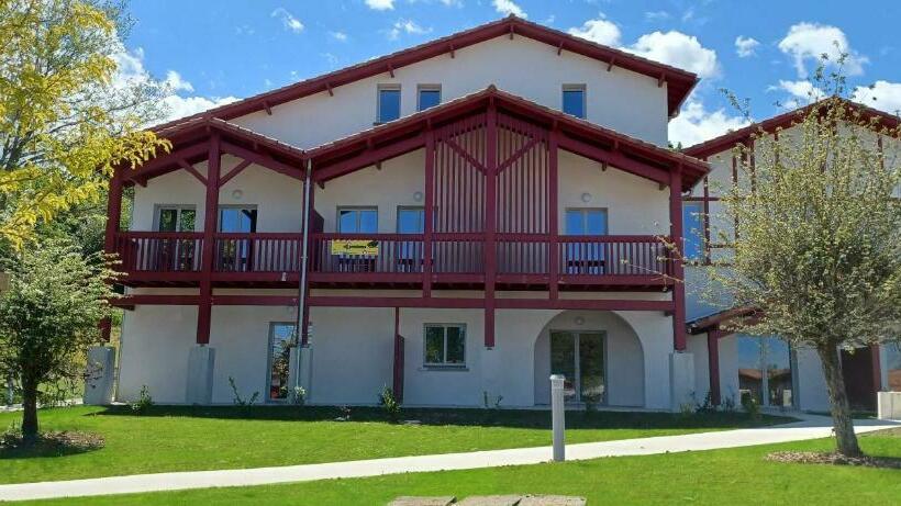 Residence Nemea Le Domaine D Uhaina