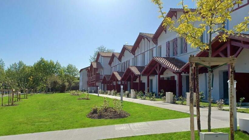 Residence Nemea Le Domaine D Uhaina