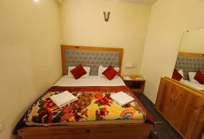 הוסטל Jungle By Sturmfrei Manali