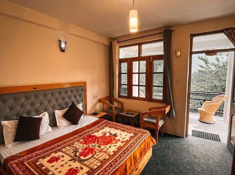 הוסטל Jungle By Sturmfrei Manali