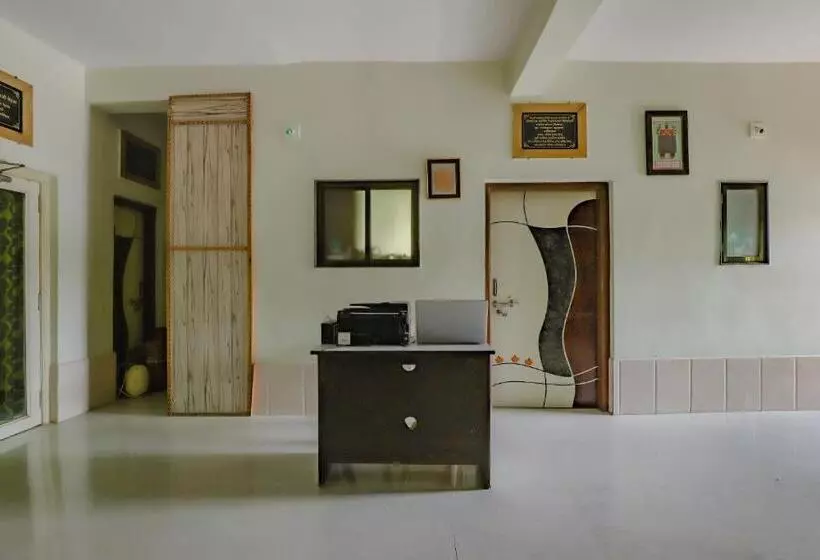 ホテル Spot On 77070 Jainsite Bhavan