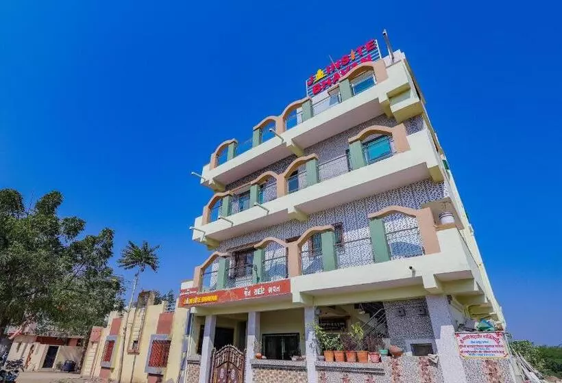 ホテル Spot On 77070 Jainsite Bhavan
