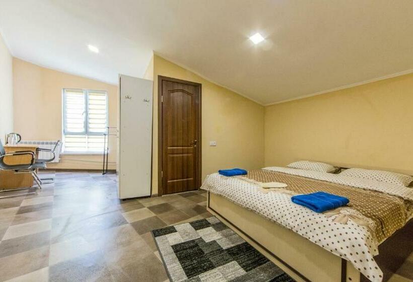 комфортный номер в уютном апарт отеле