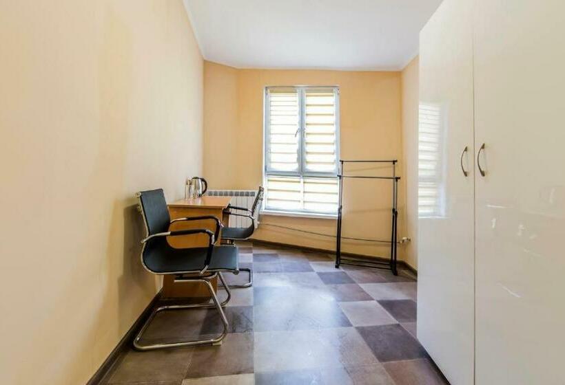 комфортный номер в уютном апарт отеле